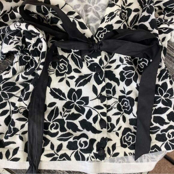 Floral Knit Cropped Black & White Waist Belt Sweater Top By WHBM Size M - Picture 5 of 7